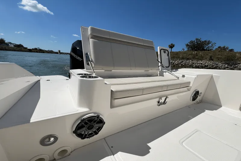 Slide: The Image of Boston Whaler 280 Dauntless 2025 - 67