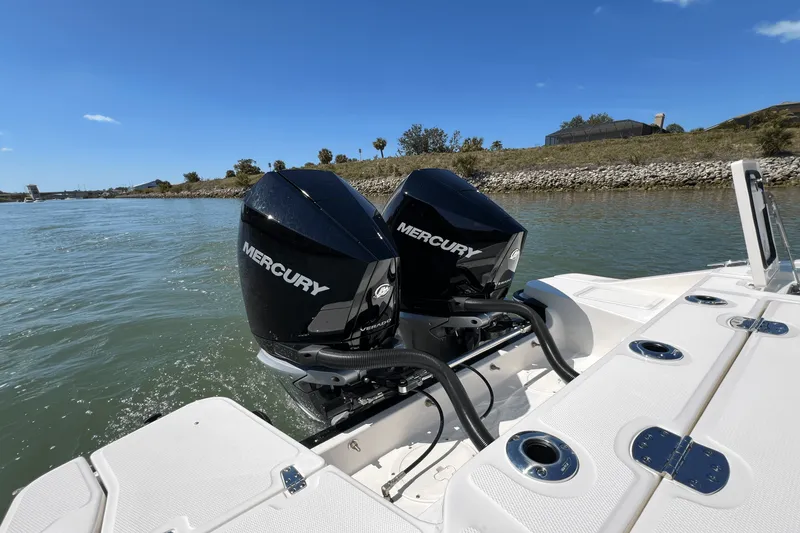 Slide: The Image of Boston Whaler 280 Dauntless 2025 - 69