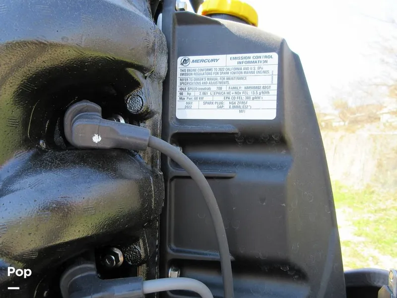 Slide: The Image of Sun Tracker FISHING BARGE 20-DLX 2023 - 13727513