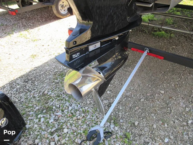 Slide: The Image of Sun Tracker FISHING BARGE 20-DLX 2023 - 13727522