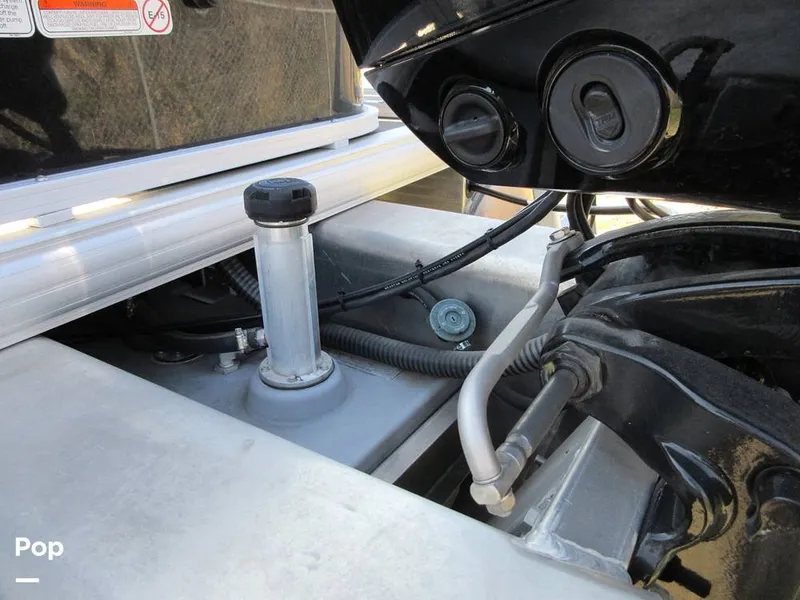 Slide: The Image of Sun Tracker FISHING BARGE 20-DLX 2023 - 13727440