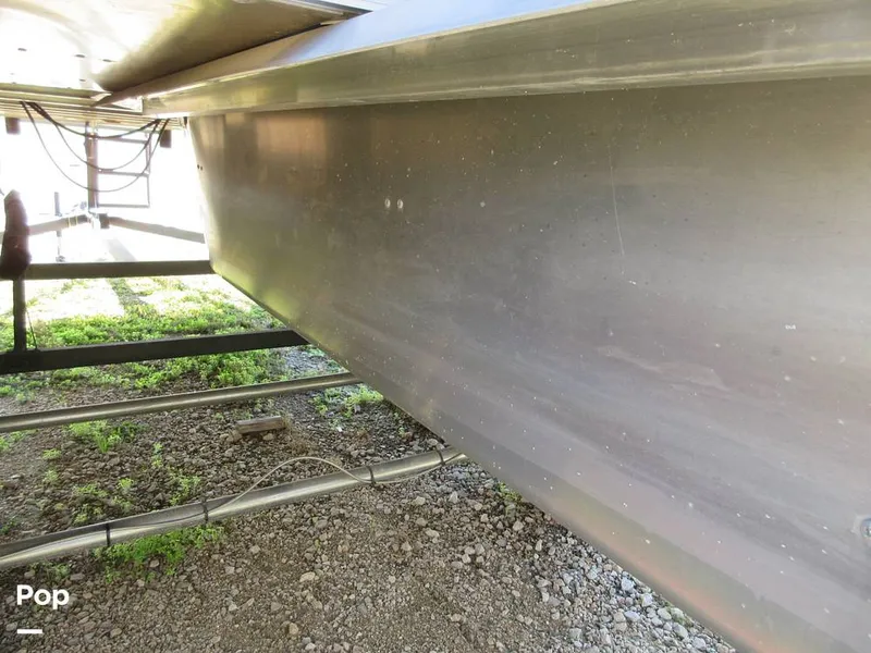 Slide: The Image of Sun Tracker FISHING BARGE 20-DLX 2023 - 13727441