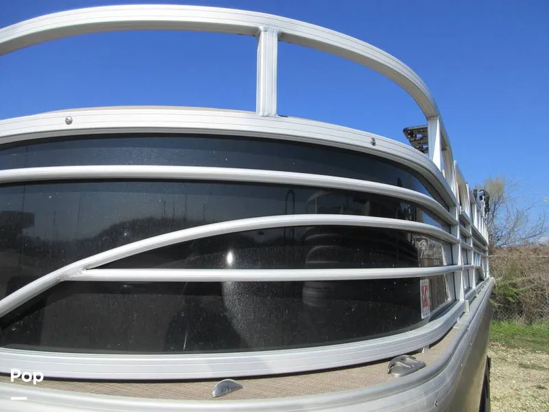 Slide: The Image of Sun Tracker FISHING BARGE 20-DLX 2023 - 13727457