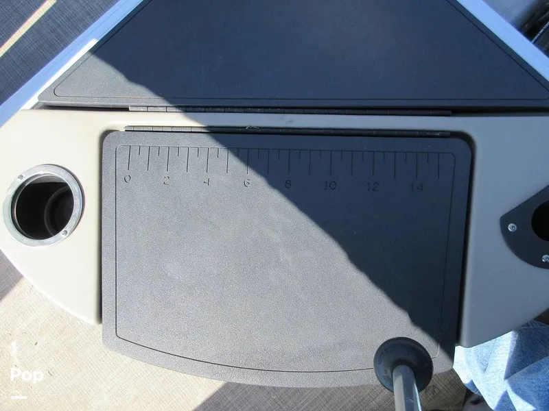 Slide: The Image of Sun Tracker FISHING BARGE 20-DLX 2023 - 13727479