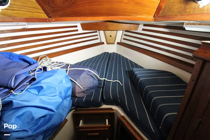 Slide: The Image of V Berth - 13849173