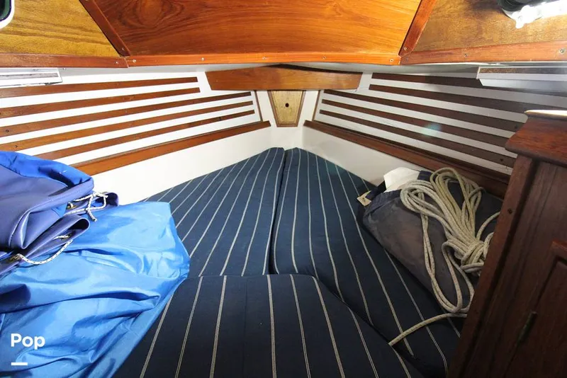 Slide: The Image of V Berth - 13849174
