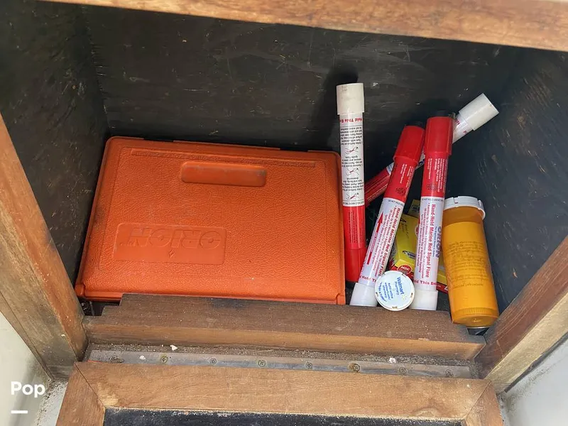 Slide: The Image of Wellcraft 230 Sportsman 1986 - 13840009