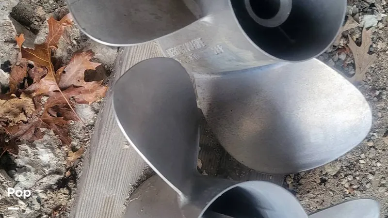 Slide: The Image of Rinker Fiesta Vee 310 2002 - 16194268