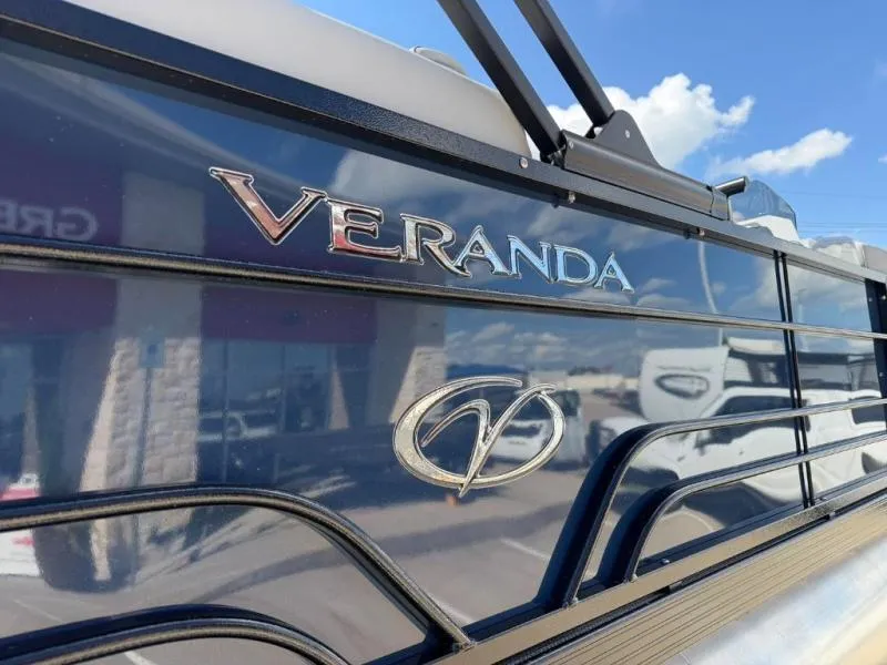 Slide: The Image of Veranda 22RC 2027 - 9