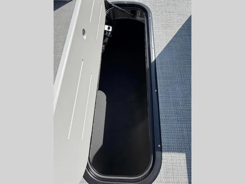 Slide: The Image of Veranda 22RC 2027 - 14