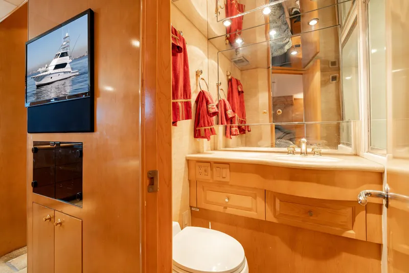 Slide: The Image of Hatteras 70 Convertible 2000 - 42