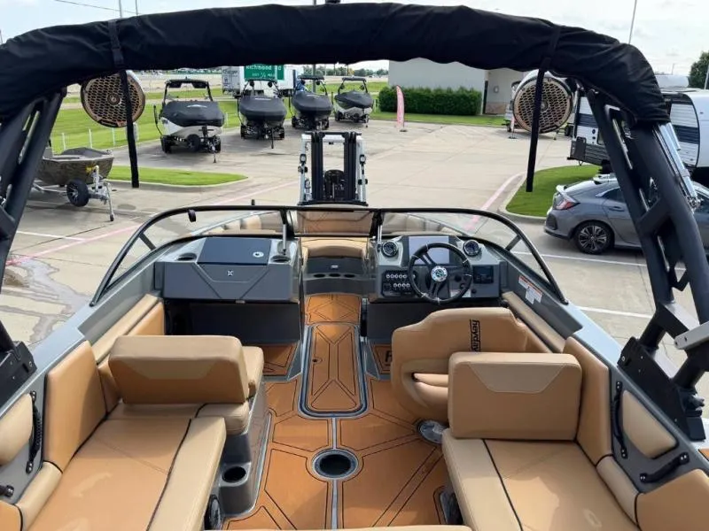 Slide: The Image of Heyday Wake Boats WT Surf 2023 - 15
