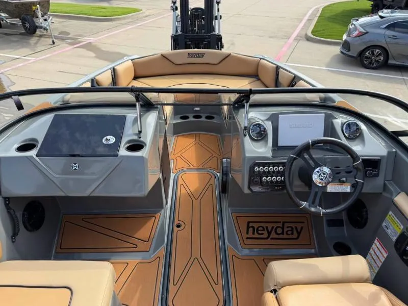 Slide: The Image of Heyday Wake Boats WT Surf 2023 - 16