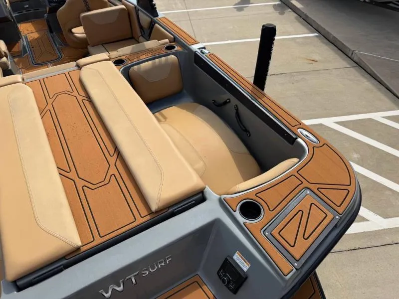 Slide: The Image of Heyday Wake Boats WT Surf 2023 - 11