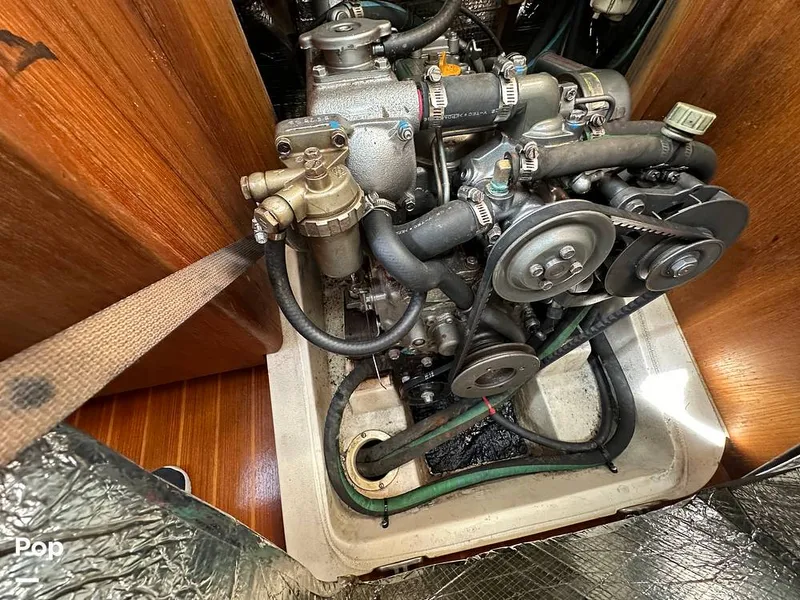 Slide: The Image of Hunter 326 Cruiser 2002 - 14889448