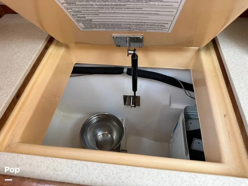 Slide: The Image of Hunter 326 Cruiser 2002 - 14889390