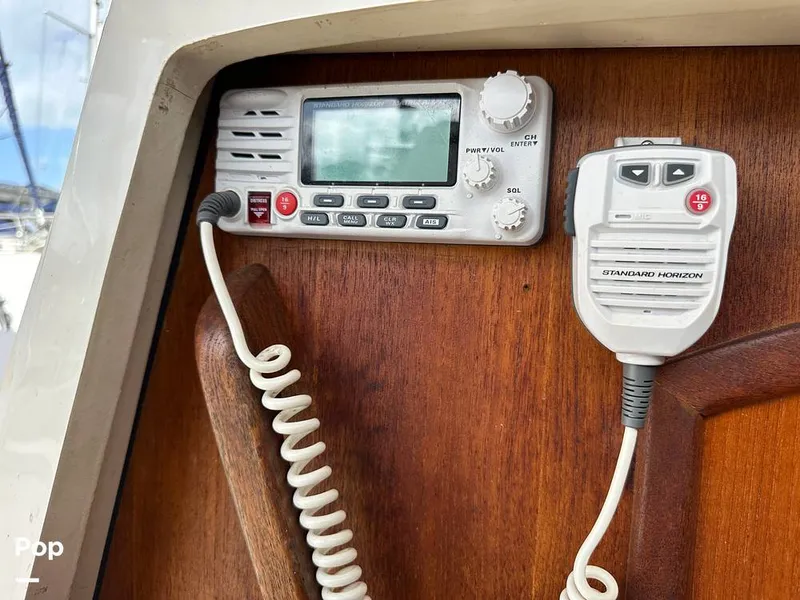 Slide: The Image of Hunter 326 Cruiser 2002 - 14889395