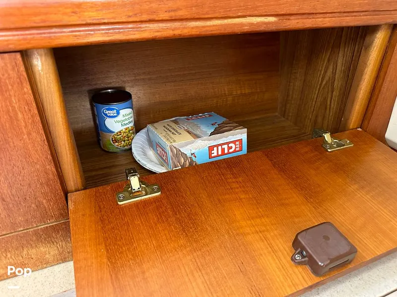 Slide: The Image of Hunter 326 Cruiser 2002 - 14889424