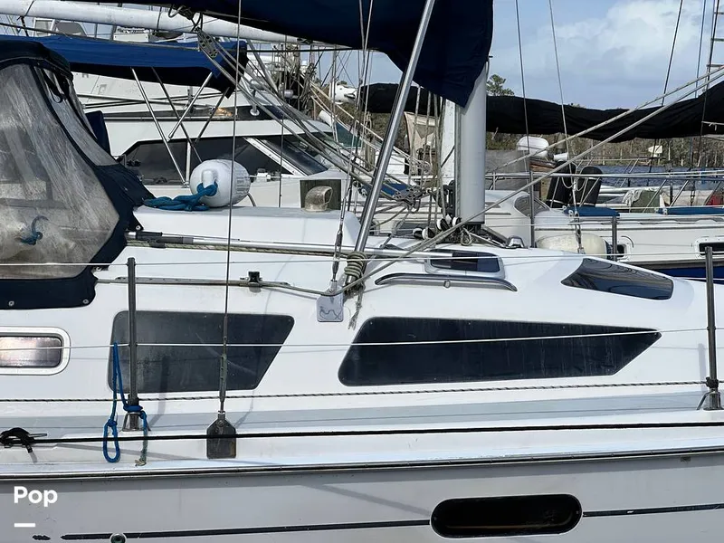 Slide: The Image of Hunter 326 Cruiser 2002 - 14889279