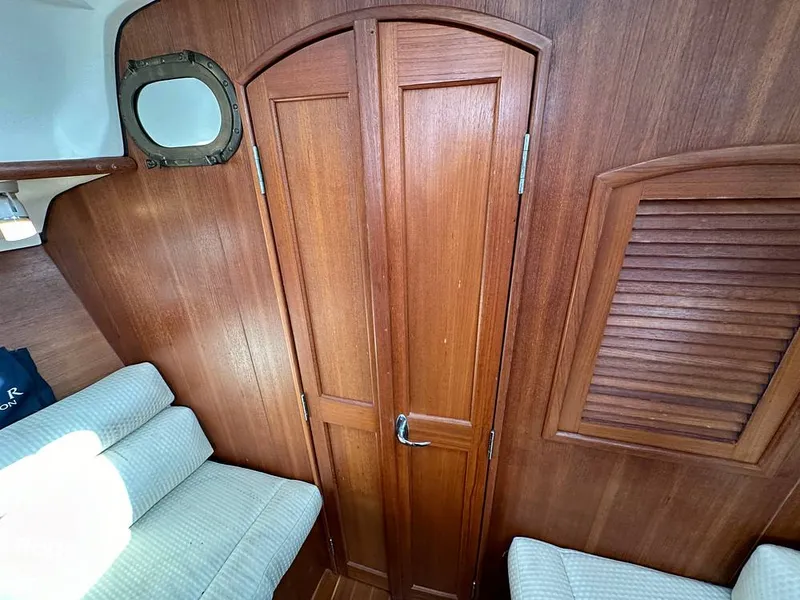 Slide: The Image of Hunter 326 Cruiser 2002 - 14889430