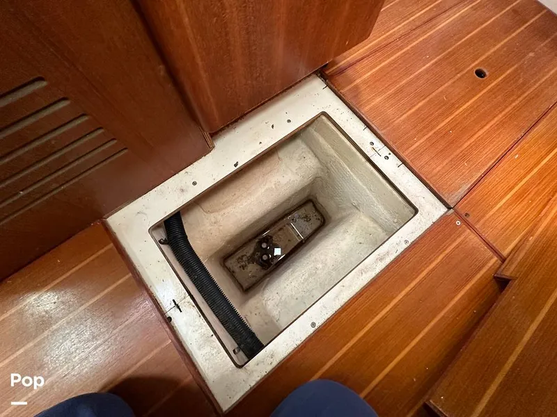 Slide: The Image of Hunter 326 Cruiser 2002 - 14889438