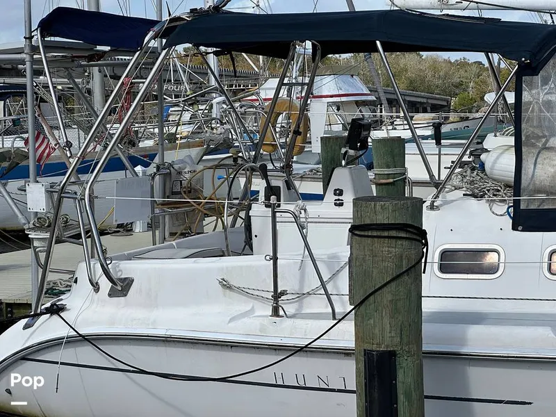 Slide: The Image of Hunter 326 Cruiser 2002 - 14889281