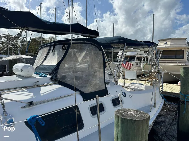 Slide: The Image of Hunter 326 Cruiser 2002 - 14889290