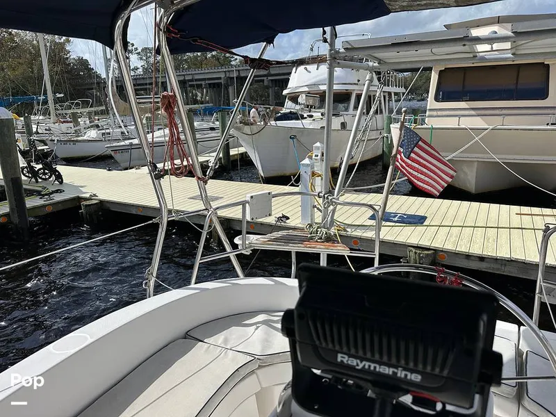 Slide: The Image of Hunter 326 Cruiser 2002 - 14889293