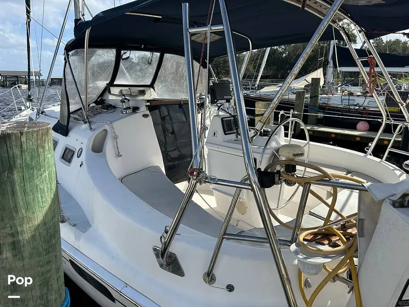 Slide: The Image of Hunter 326 Cruiser 2002 - 14889286