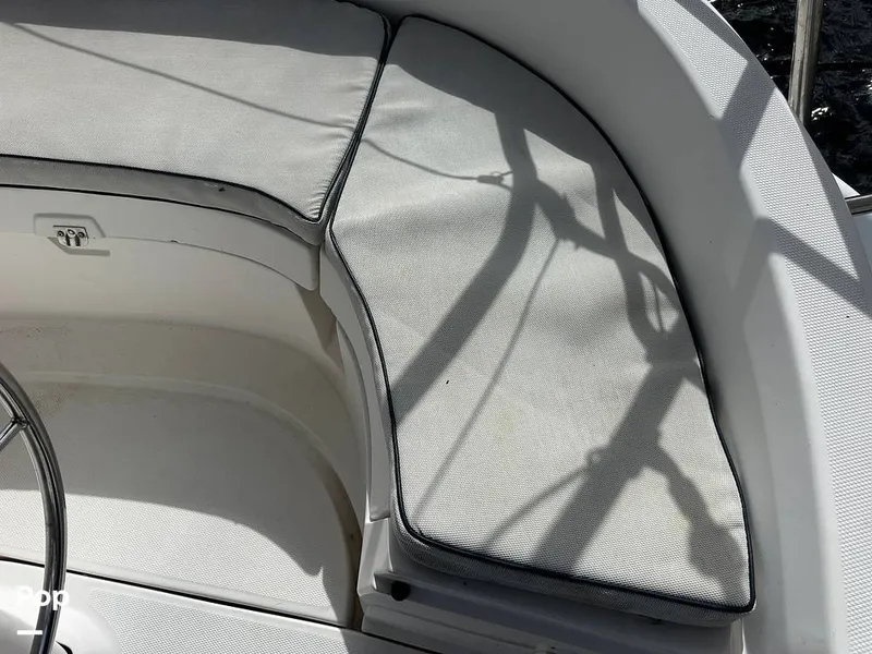 Slide: The Image of Hunter 326 Cruiser 2002 - 14889316