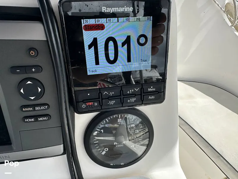 Slide: The Image of Hunter 326 Cruiser 2002 - 14889339