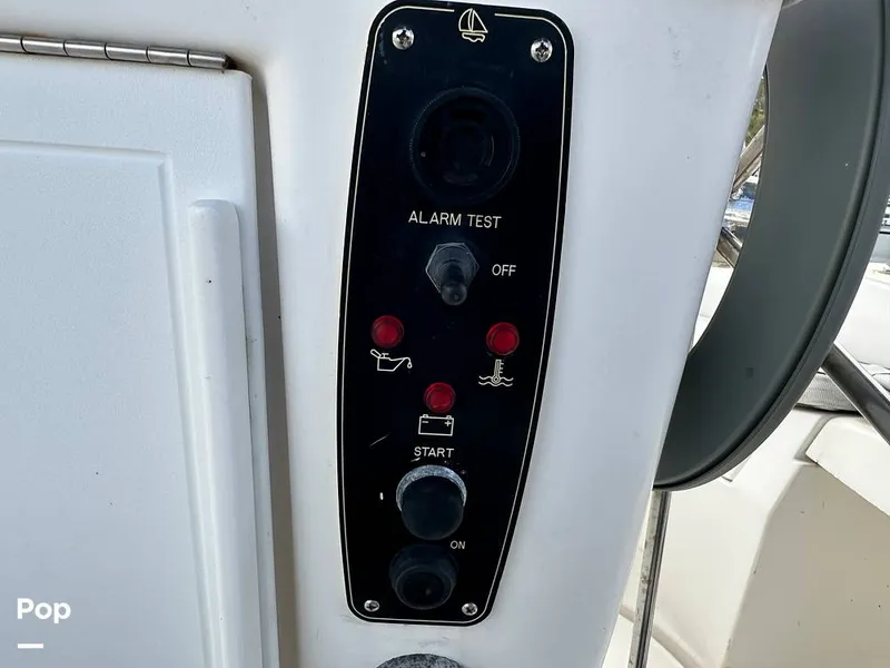 Slide: The Image of Hunter 326 Cruiser 2002 - 14889332