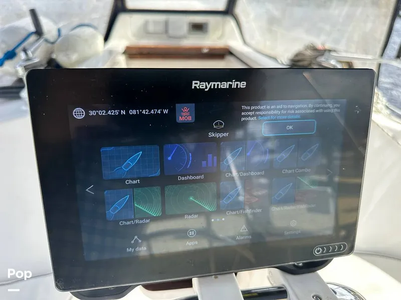 Slide: The Image of Hunter 326 Cruiser 2002 - 14889340