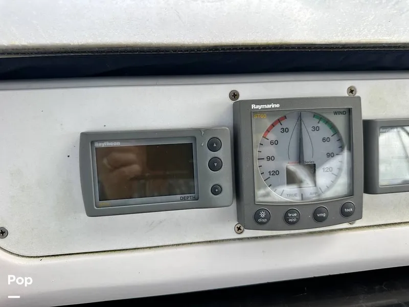 Slide: The Image of Hunter 326 Cruiser 2002 - 14889354