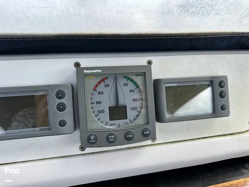 Slide: The Image of Hunter 326 Cruiser 2002 - 14889355