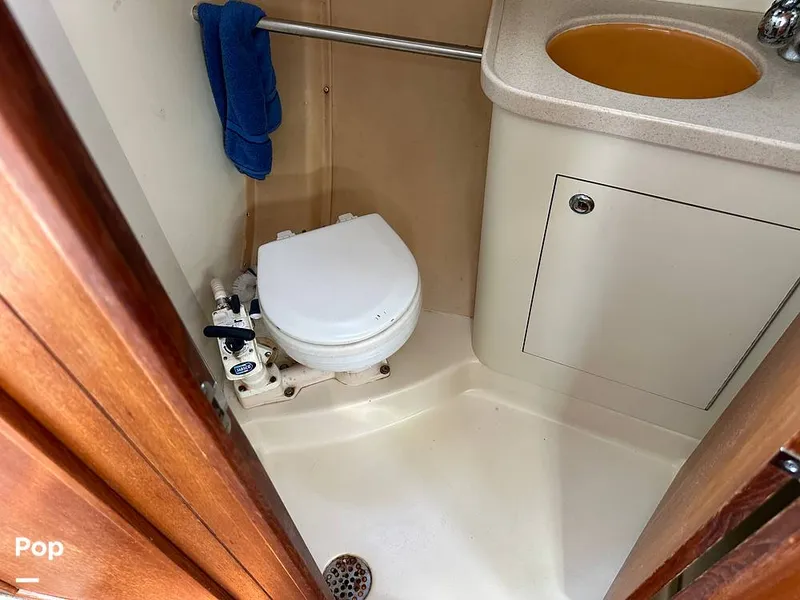 Slide: The Image of Hunter 326 Cruiser 2002 - 14889407