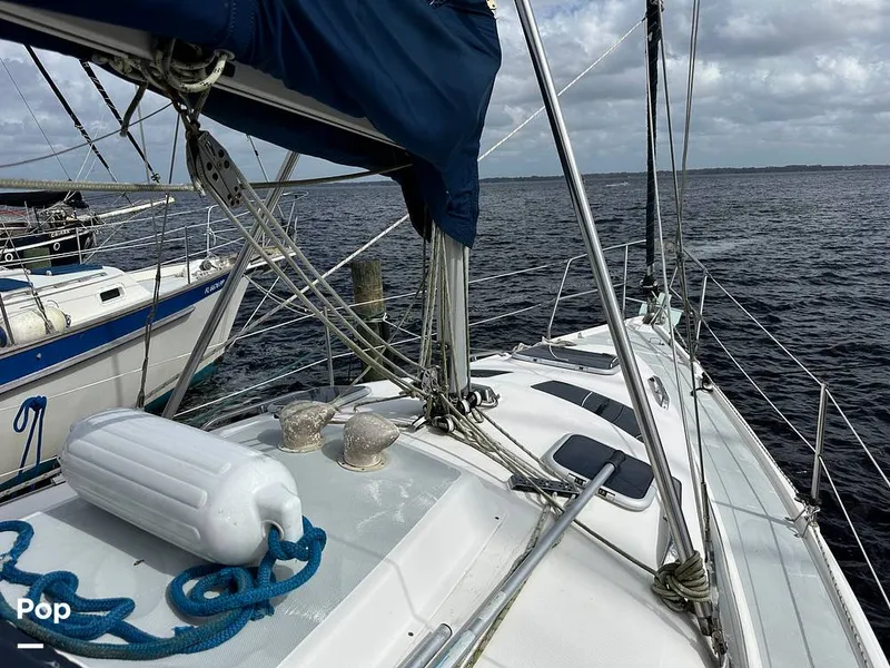 Slide: The Image of Hunter 326 Cruiser 2002 - 14889361