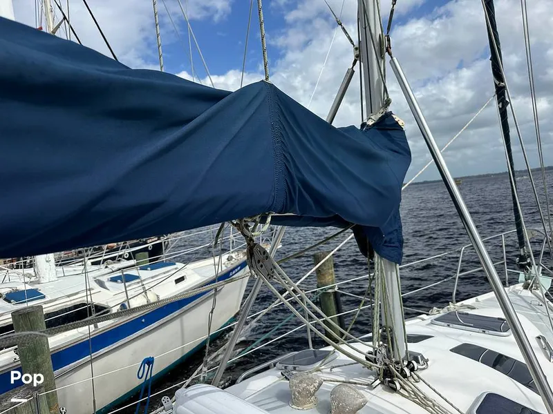 Slide: The Image of Hunter 326 Cruiser 2002 - 14889363