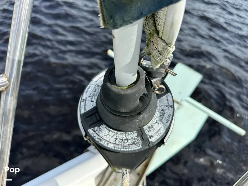 Slide: The Image of Hunter 326 Cruiser 2002 - 14889368