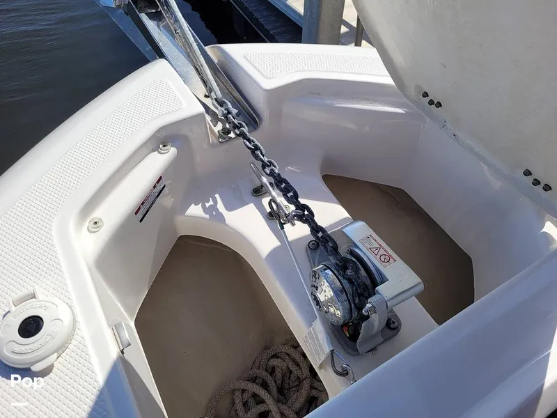 Slide: The Image of Robalo R242 Explorer 2022 - 13920634
