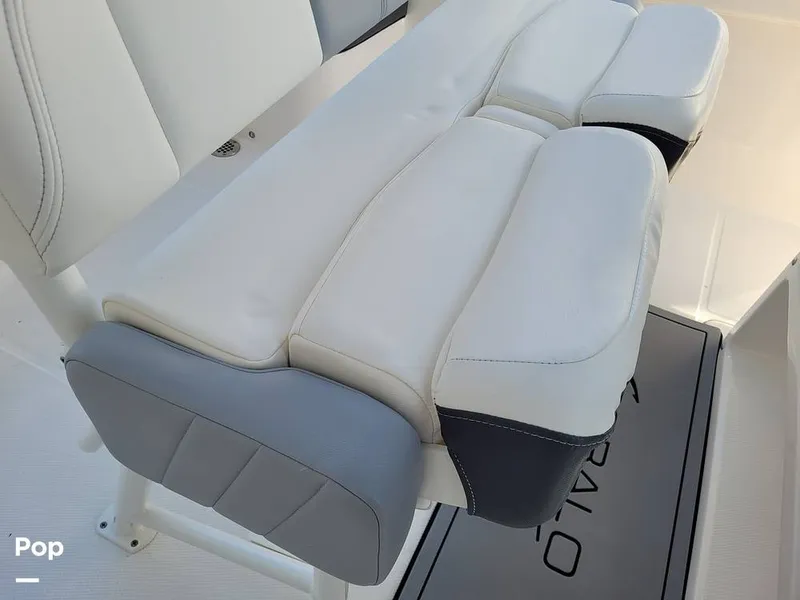Slide: The Image of Robalo R242 Explorer 2022 - 13922104