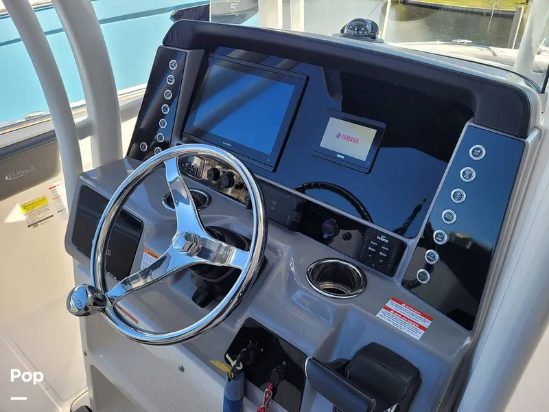 Slide: The Image of Robalo R242 Explorer 2022 - 13922106