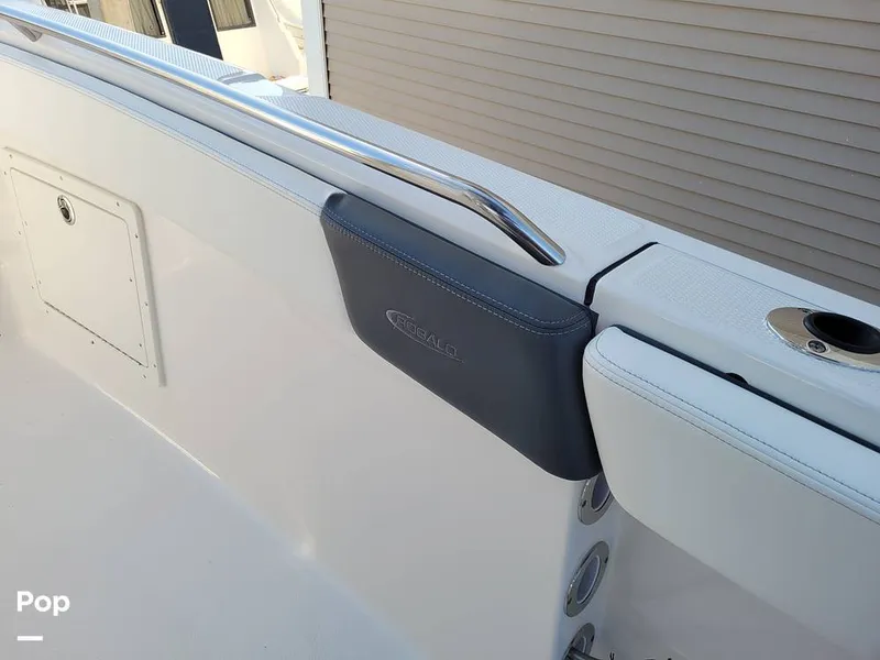 Slide: The Image of Robalo R242 Explorer 2022 - 13922126