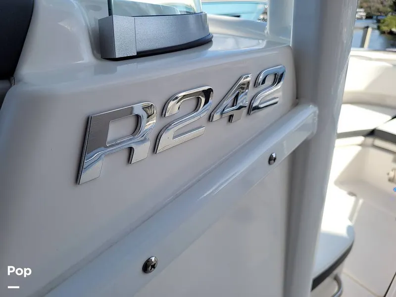 Slide: The Image of Robalo R242 Explorer 2022 - 13922128