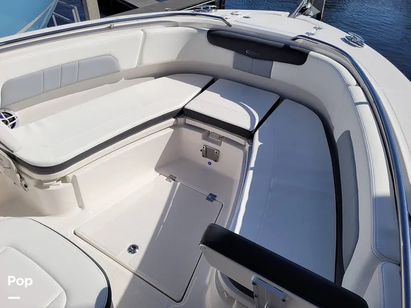 Slide: The Image of Robalo R242 Explorer 2022 - 13922133