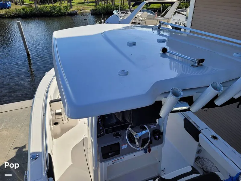 Slide: The Image of Robalo R242 Explorer 2022 - 13922170