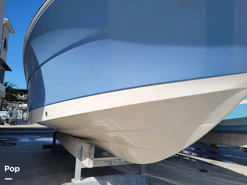 Slide: The Image of Robalo R242 Explorer 2022 - 13920620