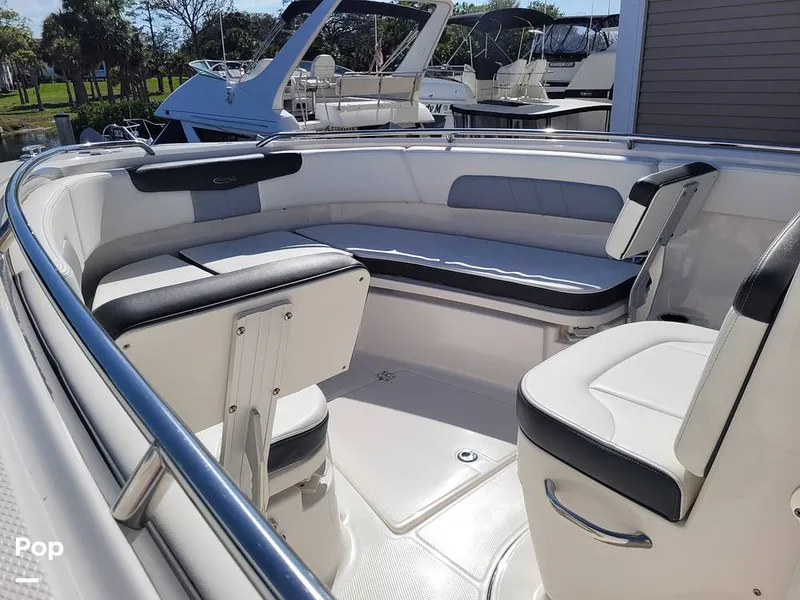 Slide: The Image of Robalo R242 Explorer 2022 - 13920637