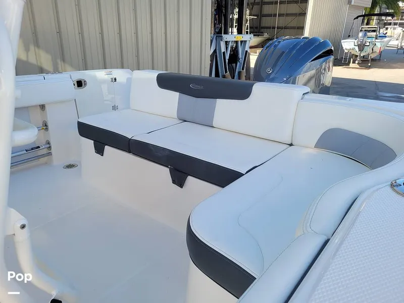 Slide: The Image of Robalo R242 Explorer 2022 - 13920639