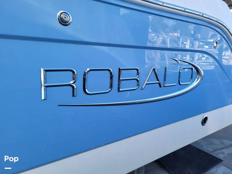 Slide: The Image of Robalo R242 Explorer 2022 - 13920640